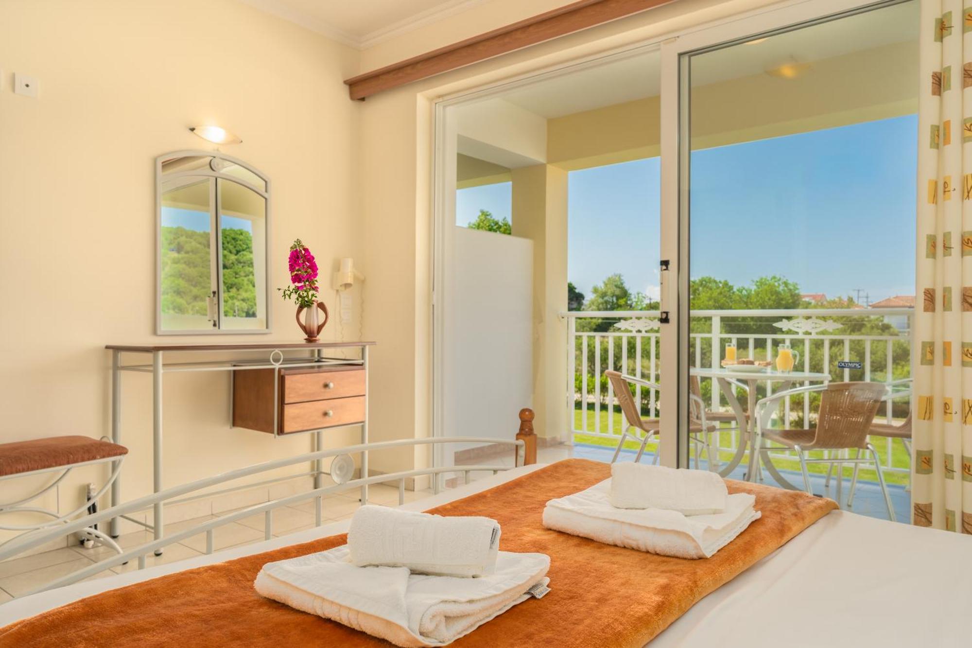 Manousis Aparthotel Tsilivi  Esterno foto