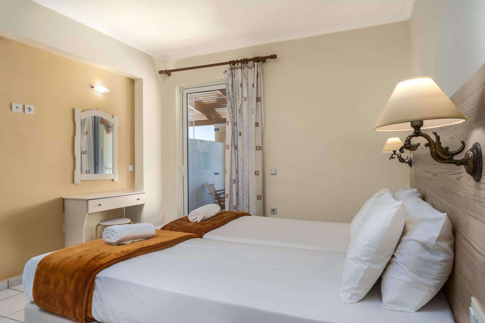 Manousis Aparthotel Tsilivi  Esterno foto